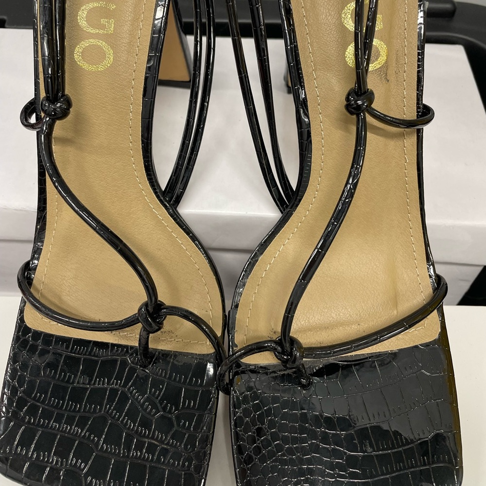 Black print heels